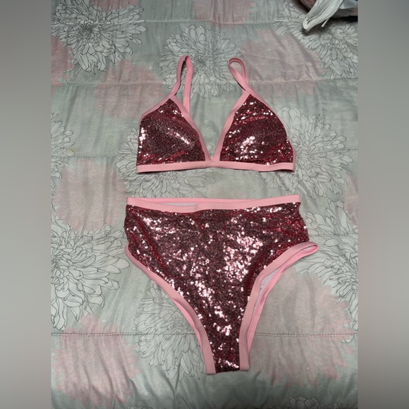 Plus Sequin Contrast Binding
Triangle Bikini Swimsuit - Picture 2 of 6